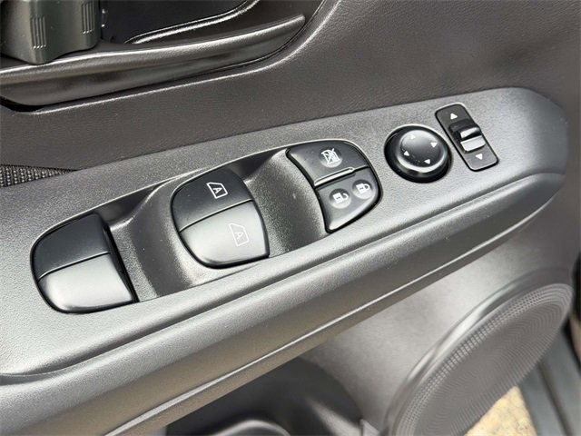 Used 2024 Nissan Kicks S image 15