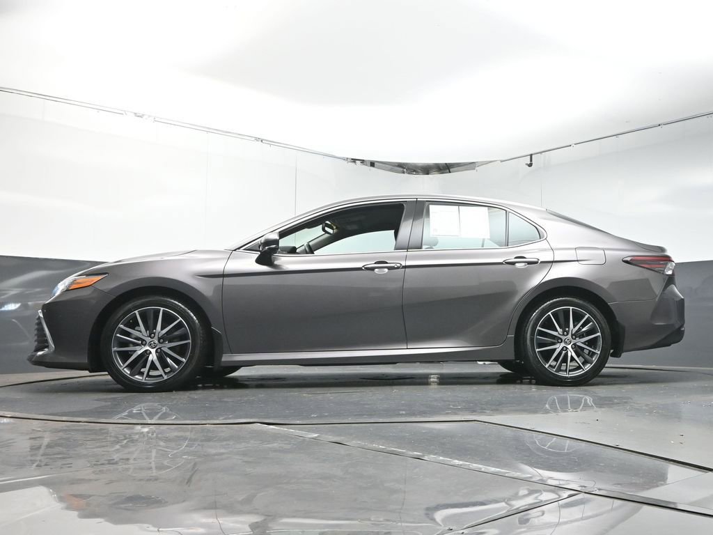 Used 2023 Toyota Camry XLE w/ Cold Weather Package image 32