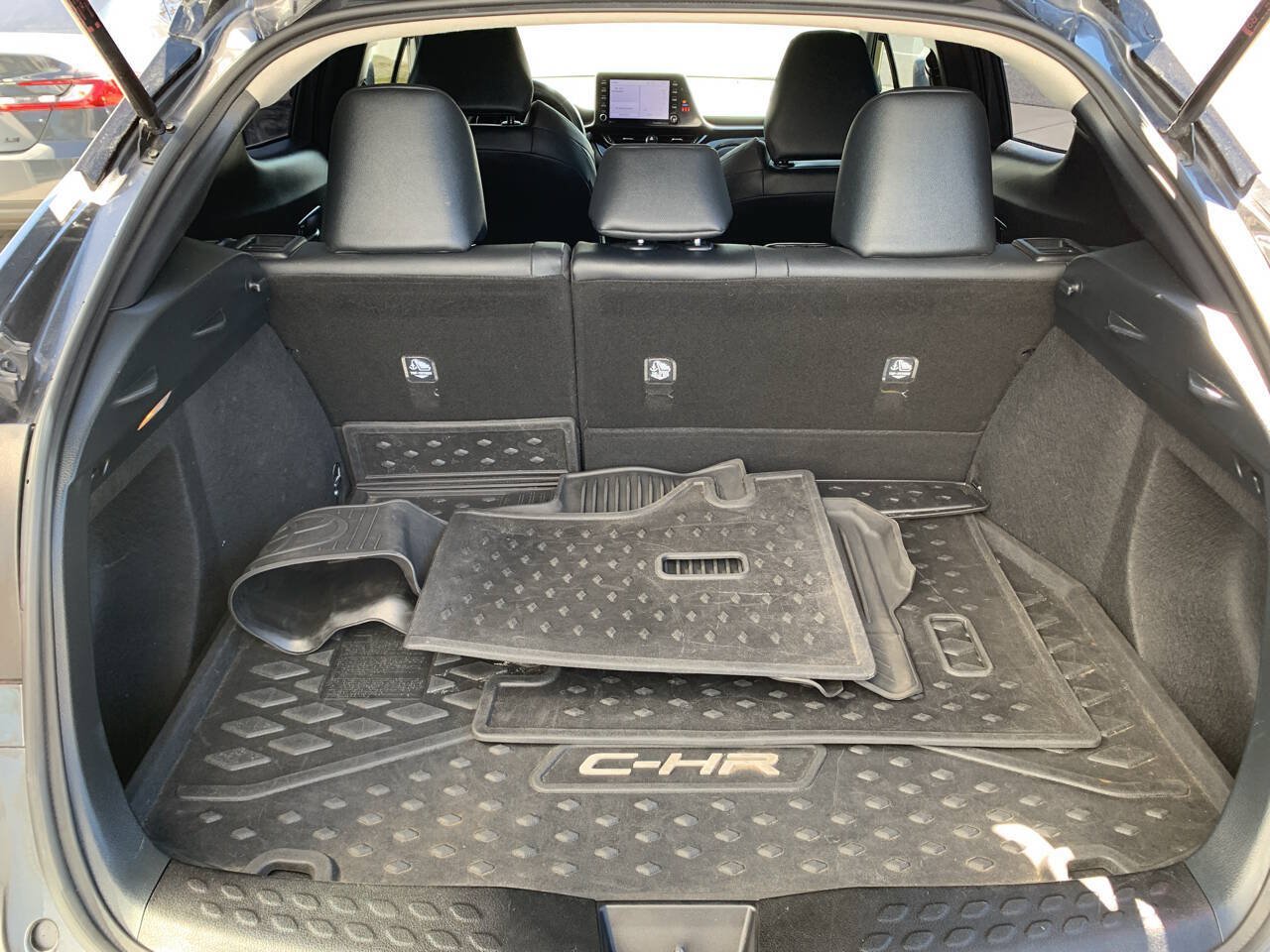 Used 2022 Toyota C-HR Limited FWD image 13