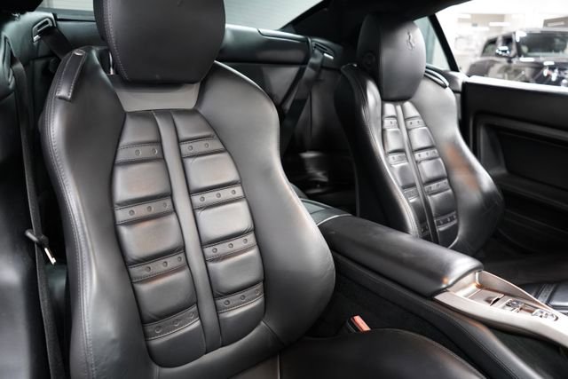 Used 2010 Ferrari California RWD image 22