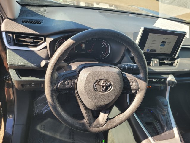 Used 2024 Toyota RAV4 XLE FWD image 30