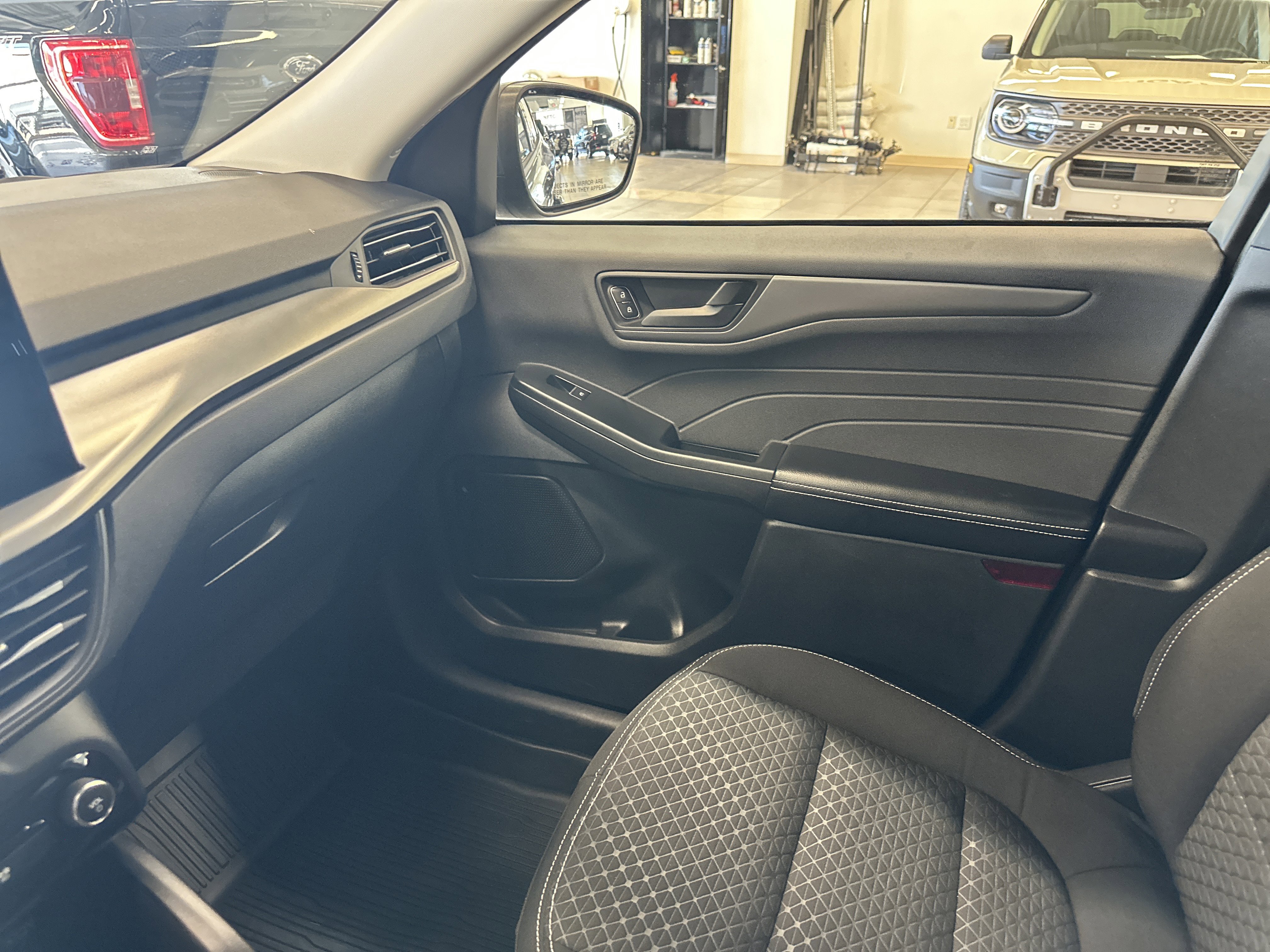 Used 2023 Ford Escape Active w/ Tech Pack #1 image 23