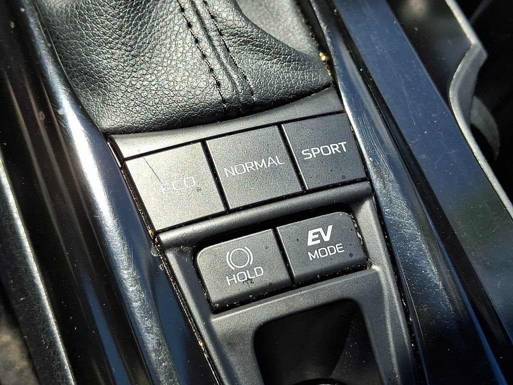 Used 2025 Toyota Camry LE FWD image 25