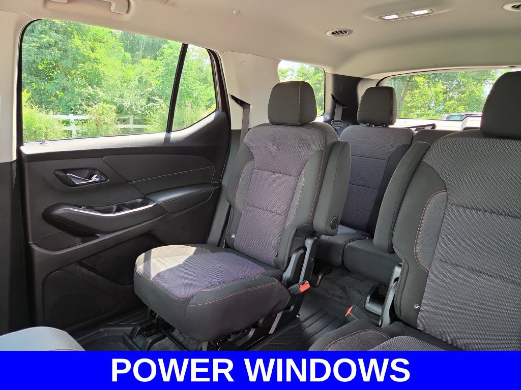 Used 2020 Chevrolet Traverse LT w/ Driver Confidence II Package AWD/4WD image 13