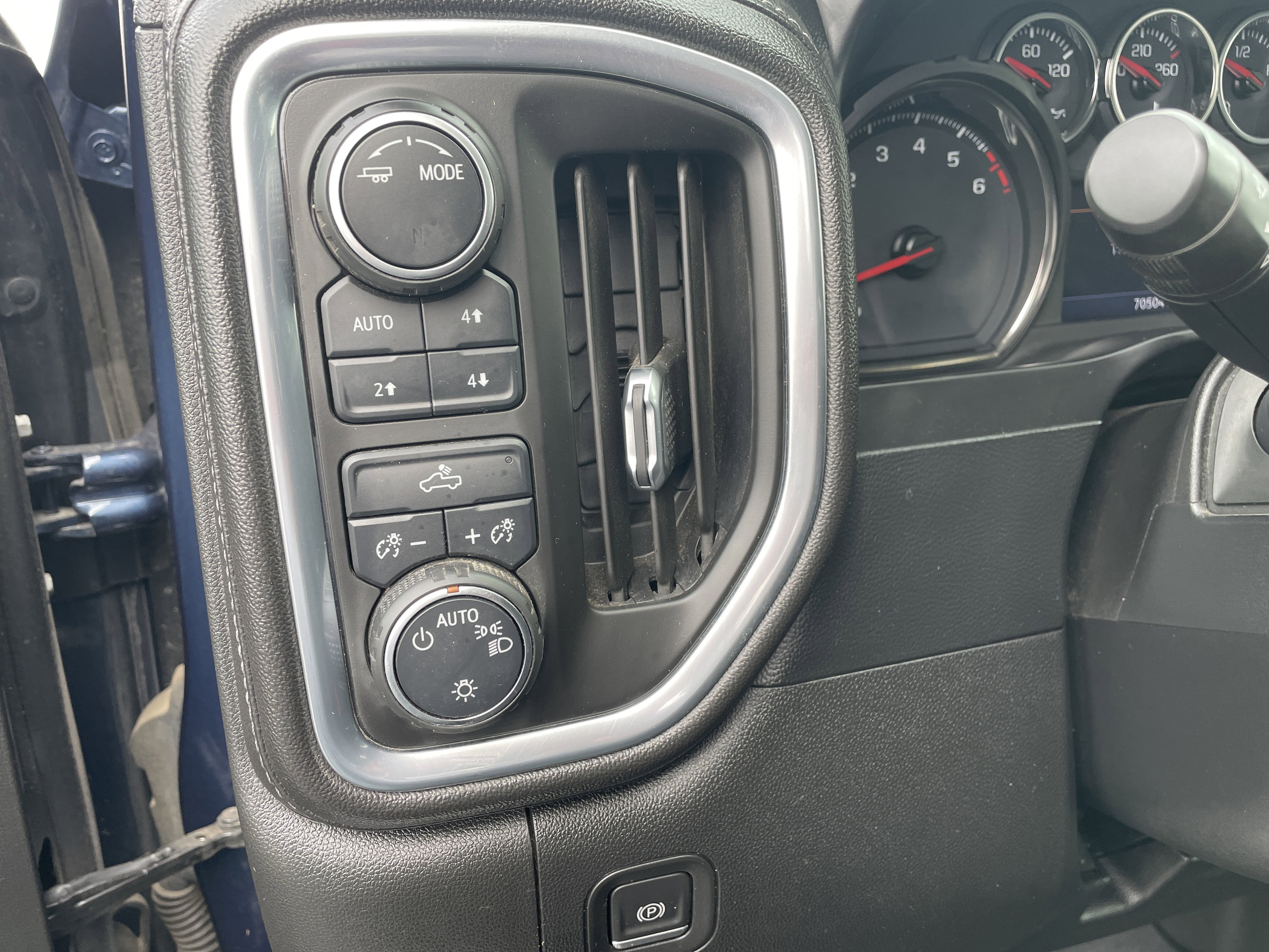 Used 2021 Chevrolet Silverado 1500 LT w/ All Star Edition Plus image 28