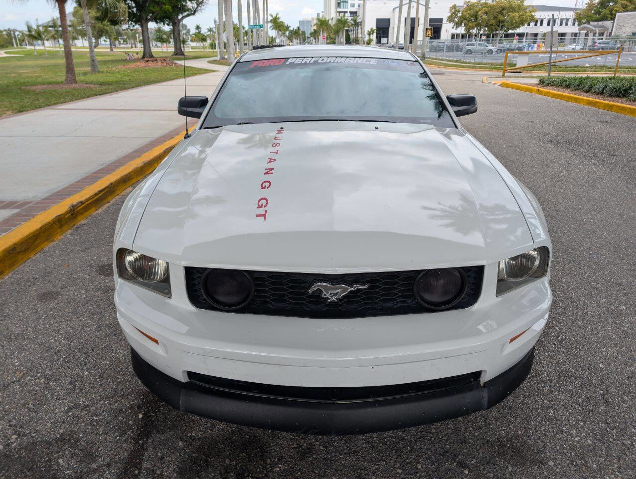 Used 2005 Ford Mustang GT Premium RWD image 3