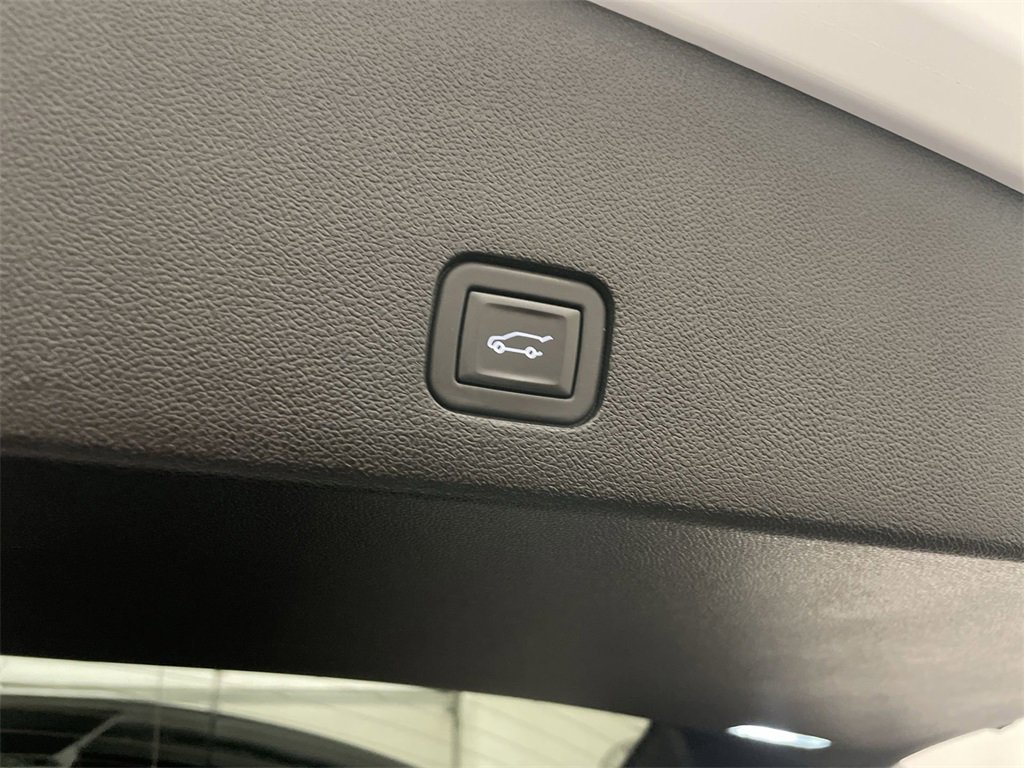 Used 2023 Cadillac XT6 Sport image 31