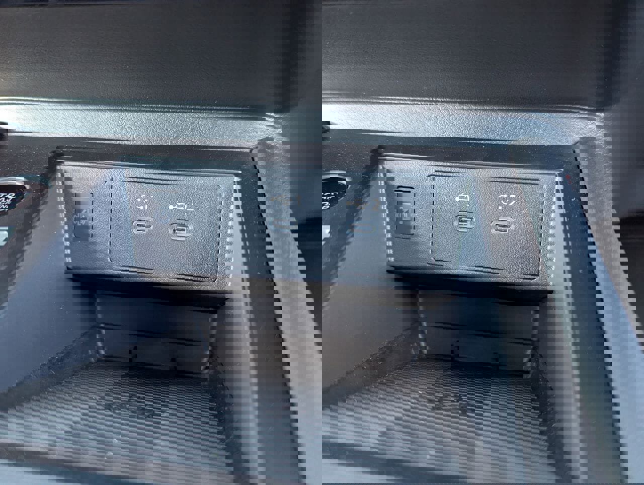 New 2026 Nissan Kicks SR w/ Cold Weather Package image 19