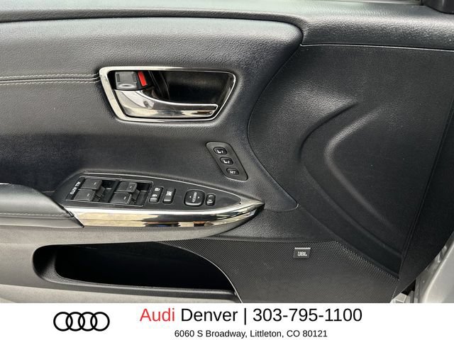 Used 2016 Toyota Avalon Limited w/ Toyota Safety Sense Package FWD image 13