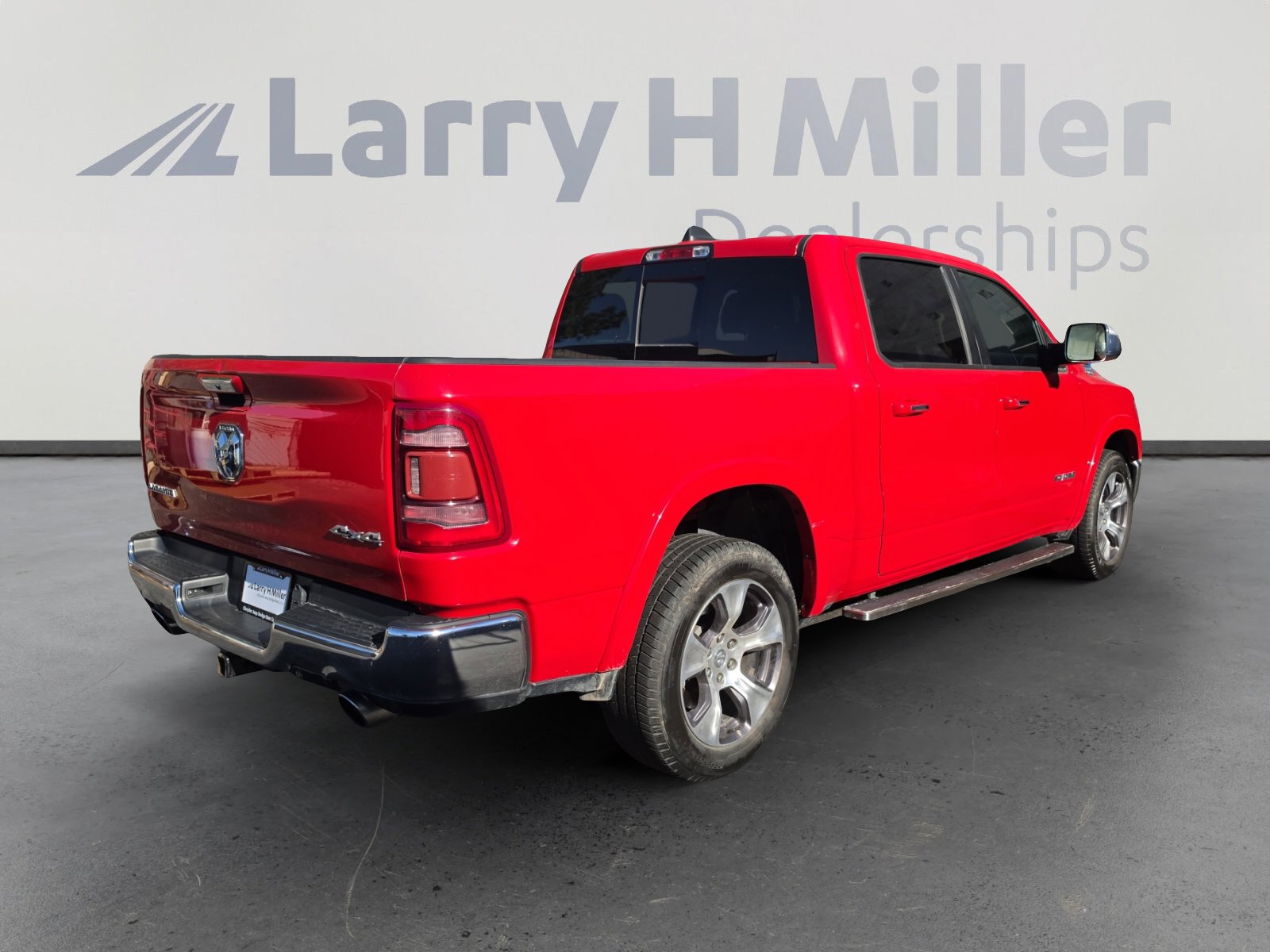 Used 2019 RAM 1500 Laramie AWD/4WD image 5