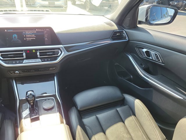 Used 2022 BMW 330e image 21