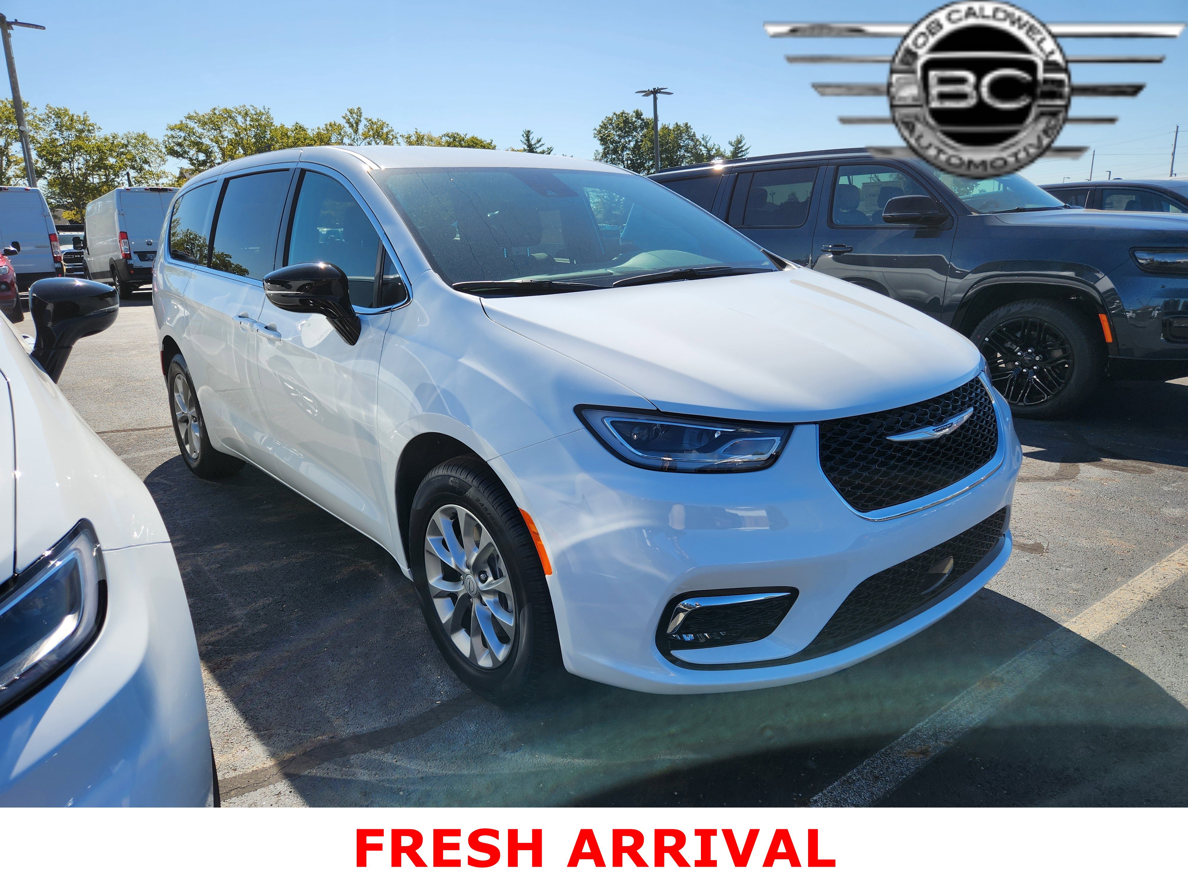 New 2026 Chrysler Pacifica Select video 1