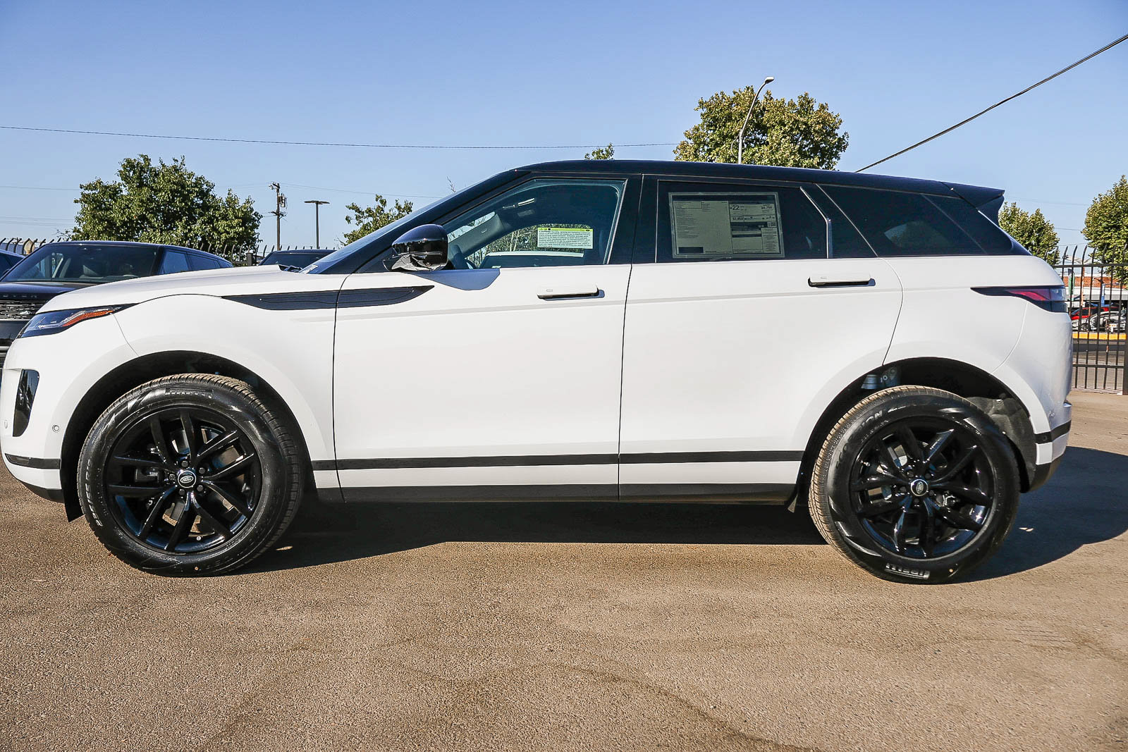 New 2026 Land Rover Range Rover Evoque S AWD/4WD image 8