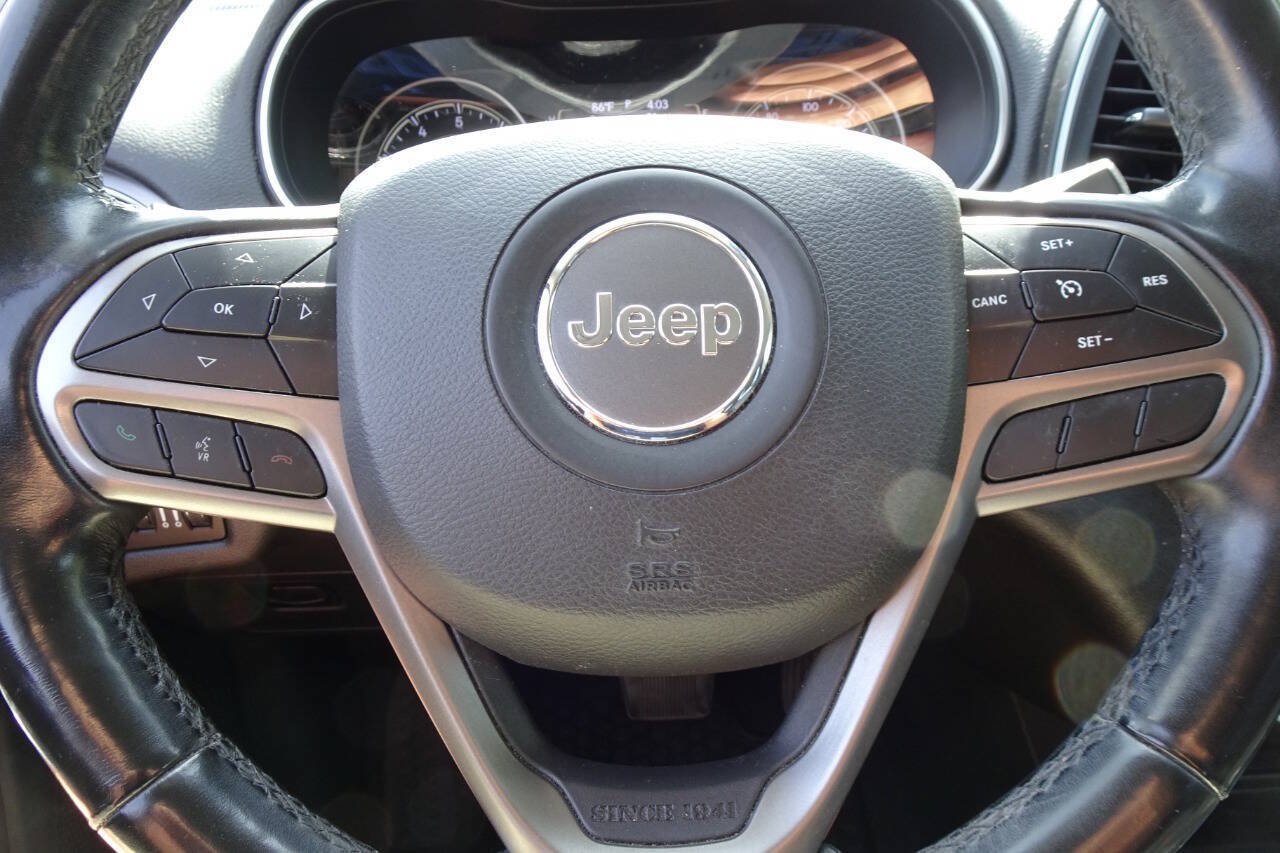 Used 2020 Jeep Cherokee Latitude Plus w/ Cold Weather Group AWD/4WD image 20