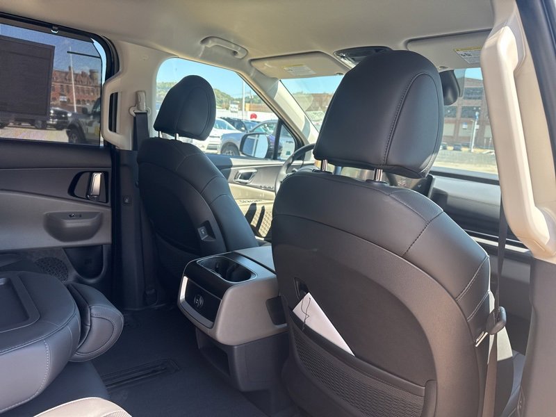 New 2026 Kia Carnival EX image 16