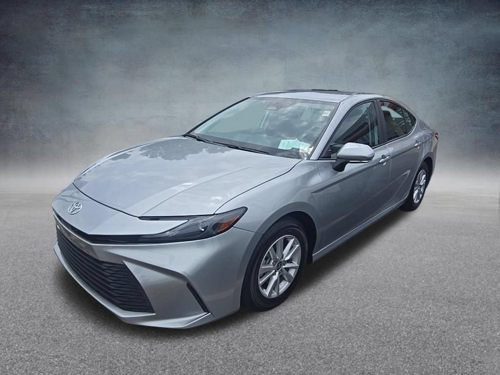 Used 2025 Toyota Camry LE FWD image 4