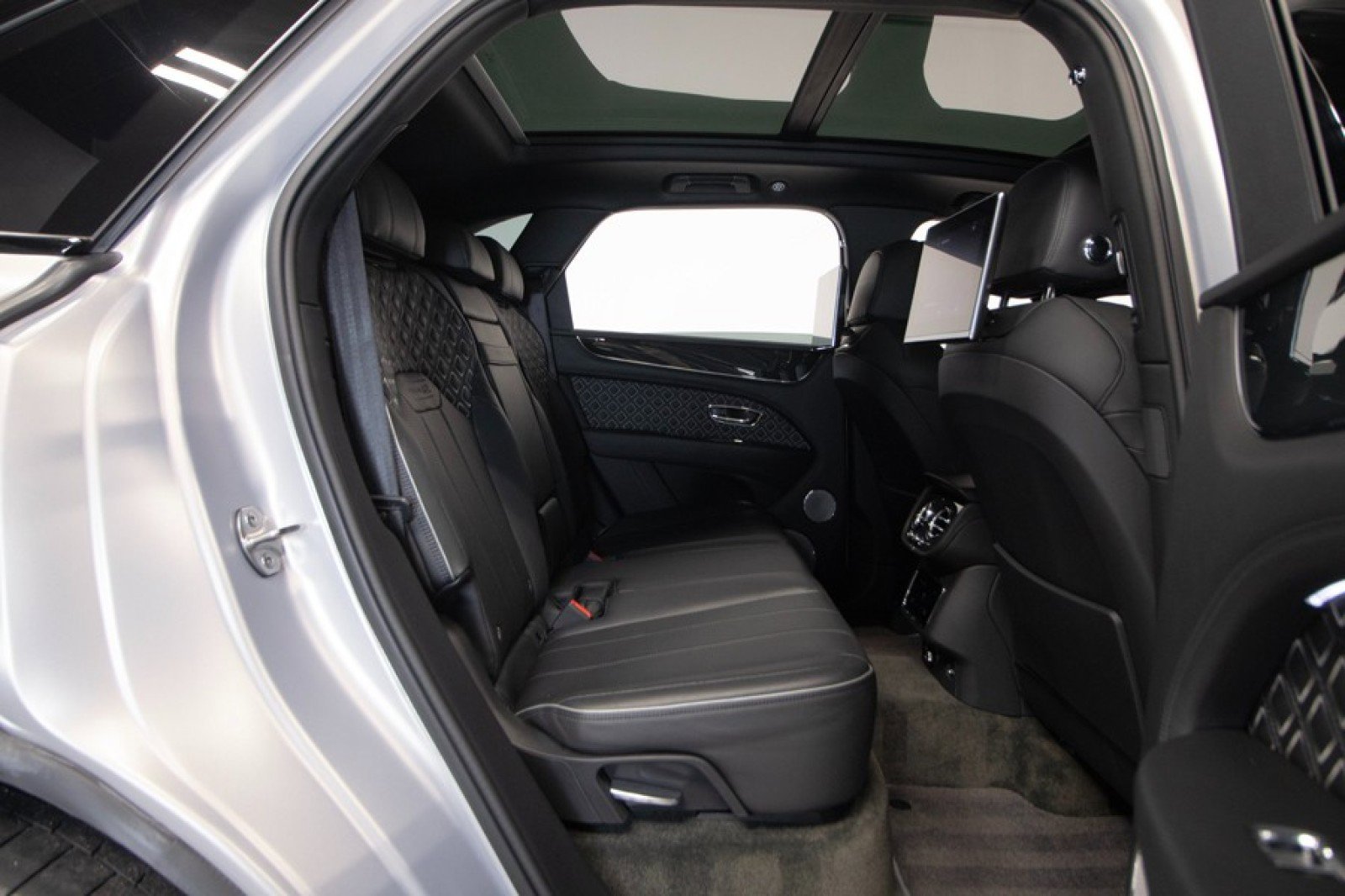 Used 2023 Bentley Bentayga Speed image 77