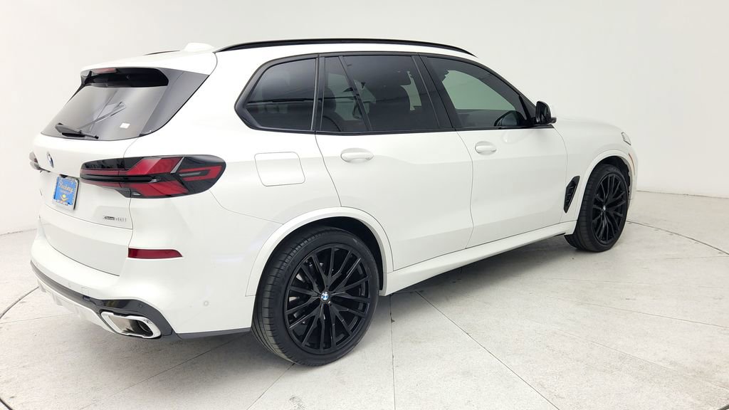 Used 2024 BMW X5 xDrive40i w/ M Sport Package image 8