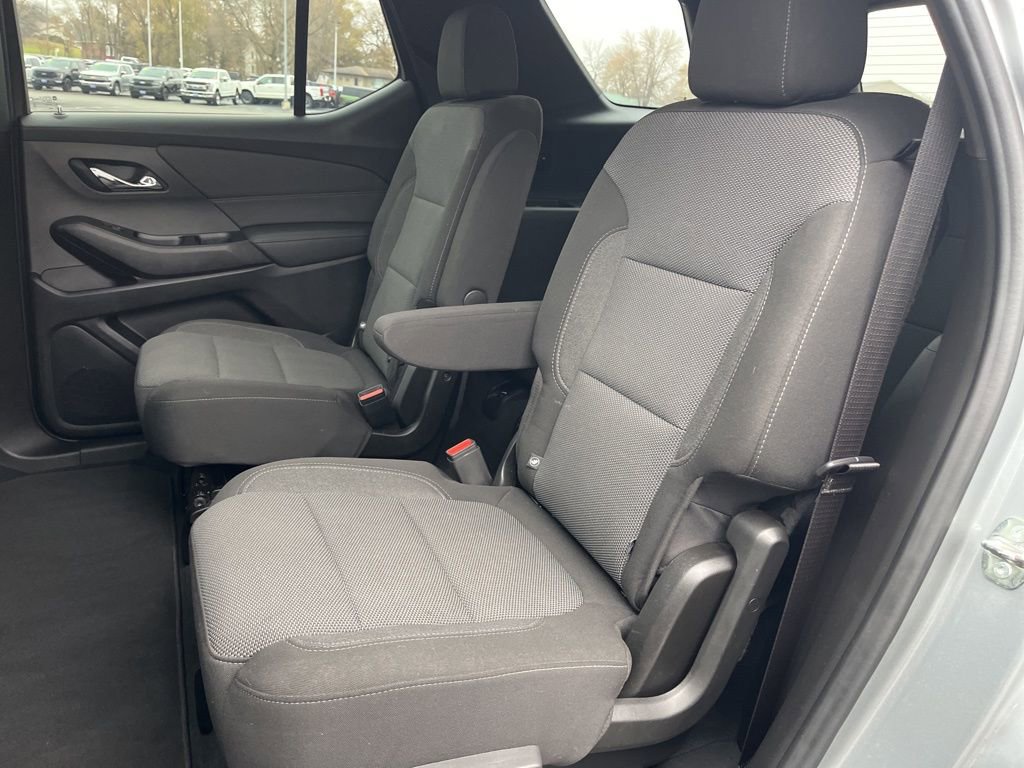 Used 2023 Chevrolet Traverse LT image 13