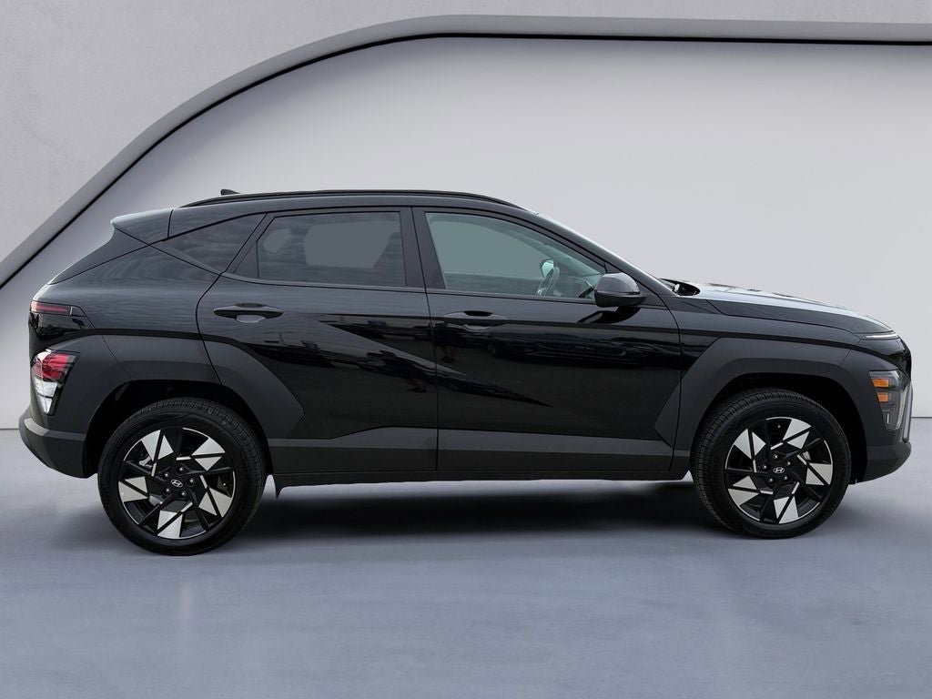 Used 2025 Hyundai Kona SEL image 6