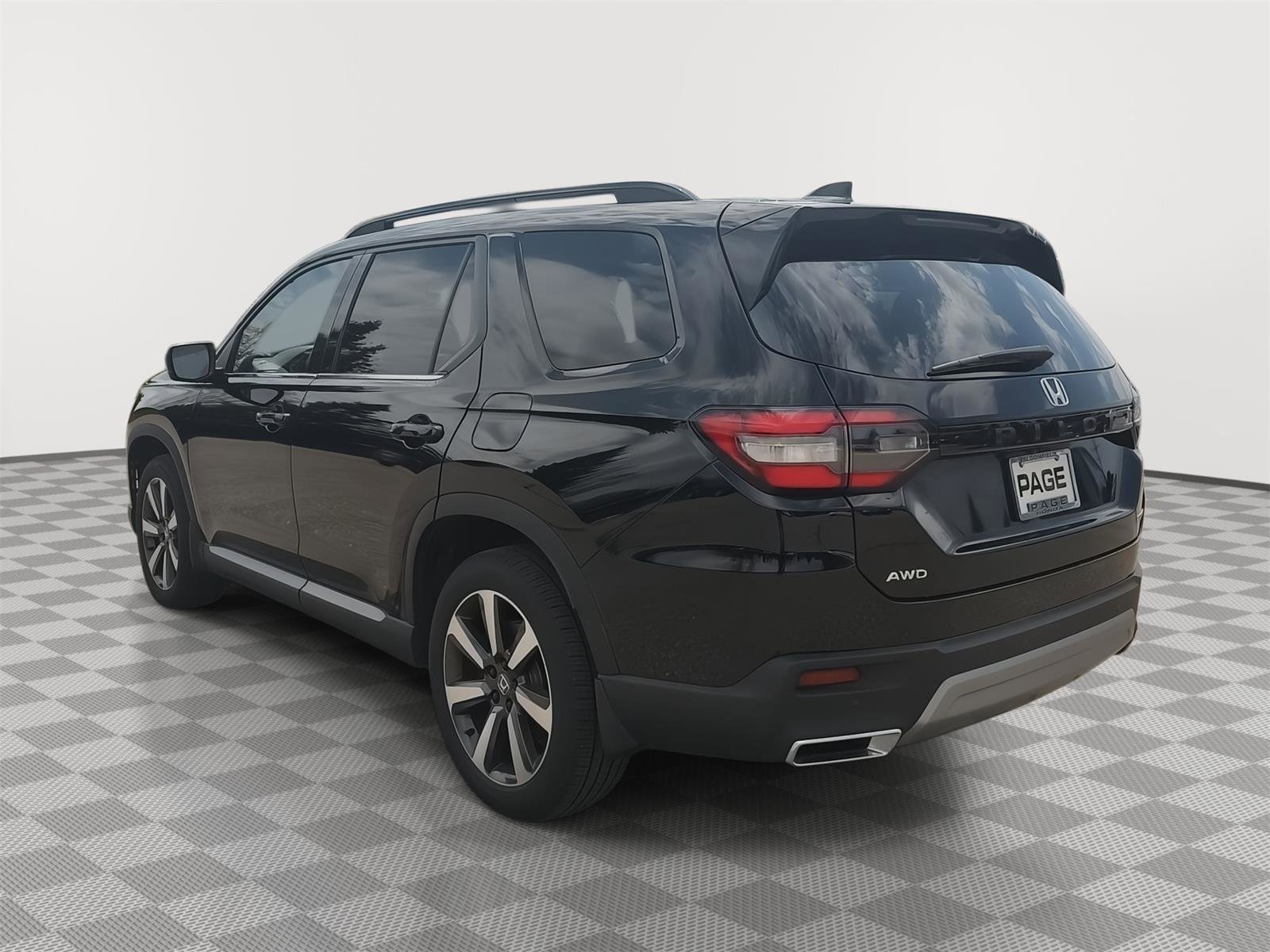 Used 2025 Honda Pilot Touring image 27