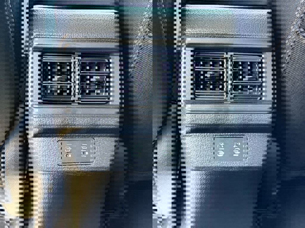 Used 2025 Honda Accord SE image 18