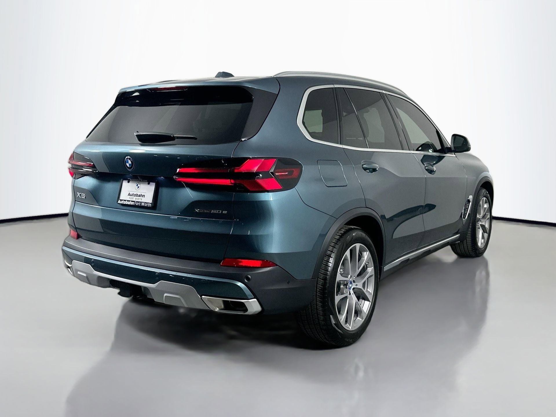 Certified 2025 BMW X5 xDrive50e image 5