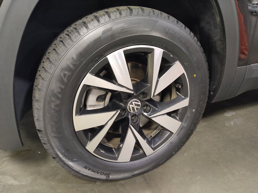 Used 2022 Volkswagen Atlas Cross Sport SE FWD image 31