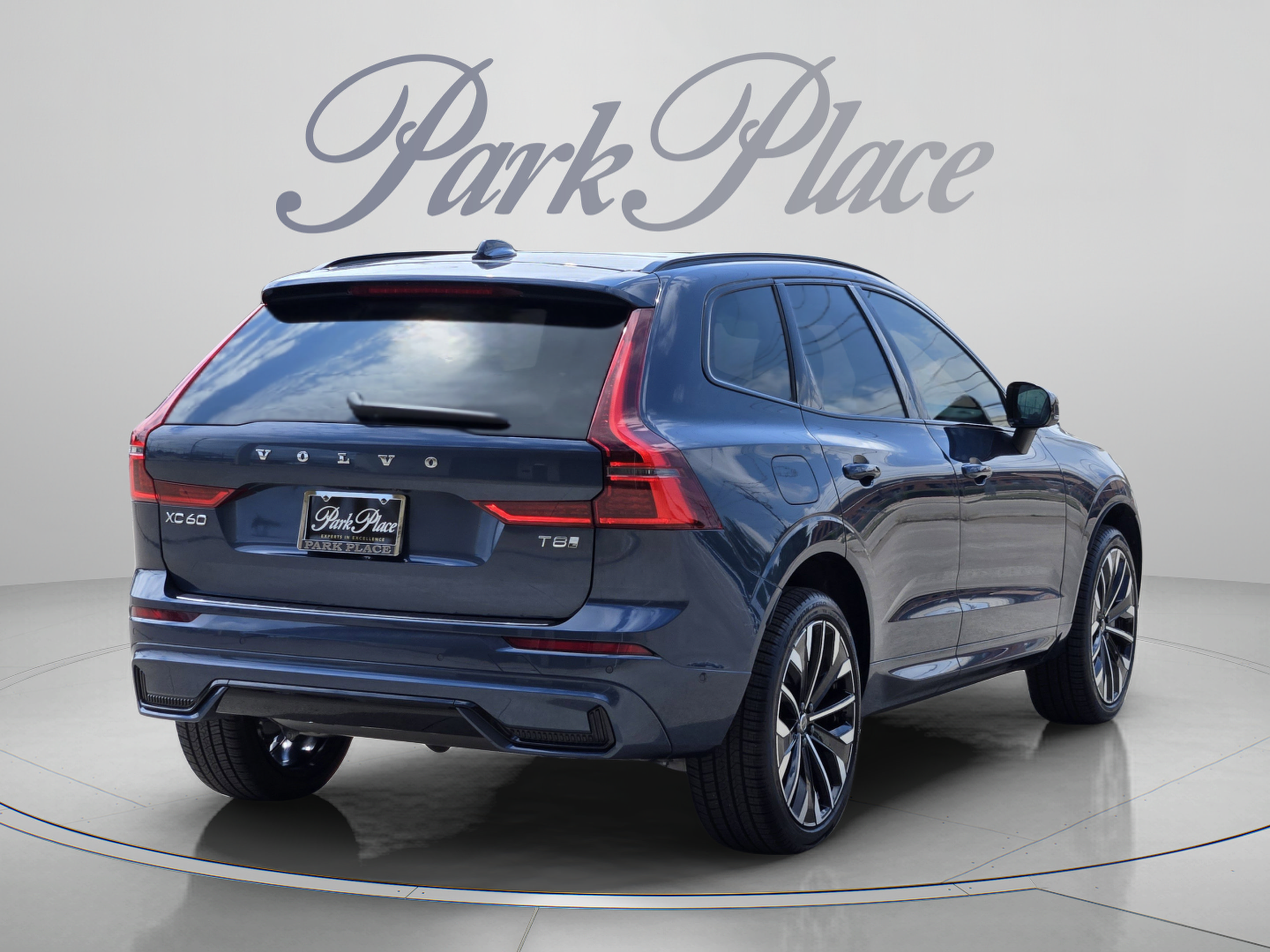 New 2026 Volvo XC60 T8 Ultra w/ Protection Package Premier AWD/4WD image 6