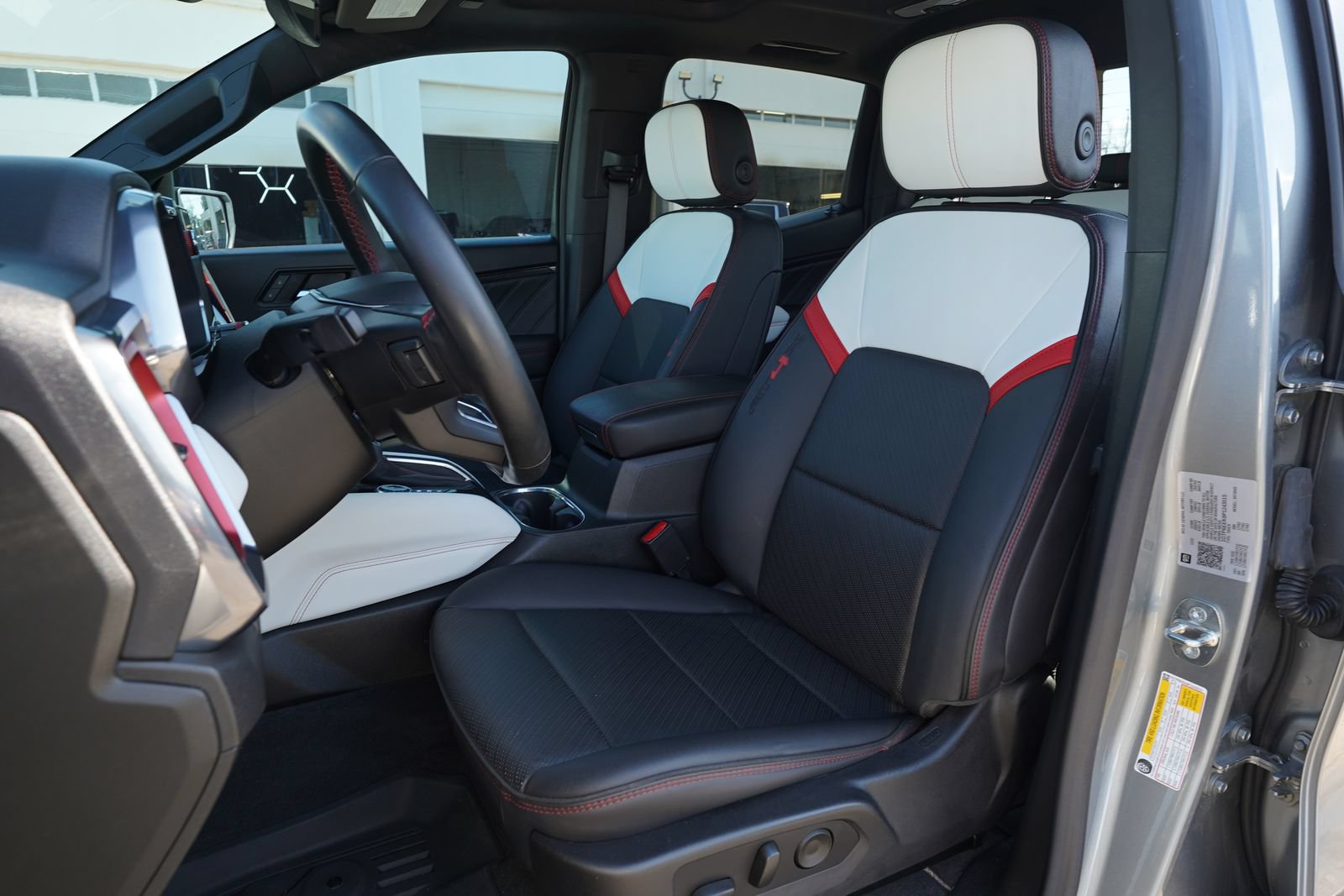 Used 2023 GMC Canyon AT4X AWD/4WD image 18