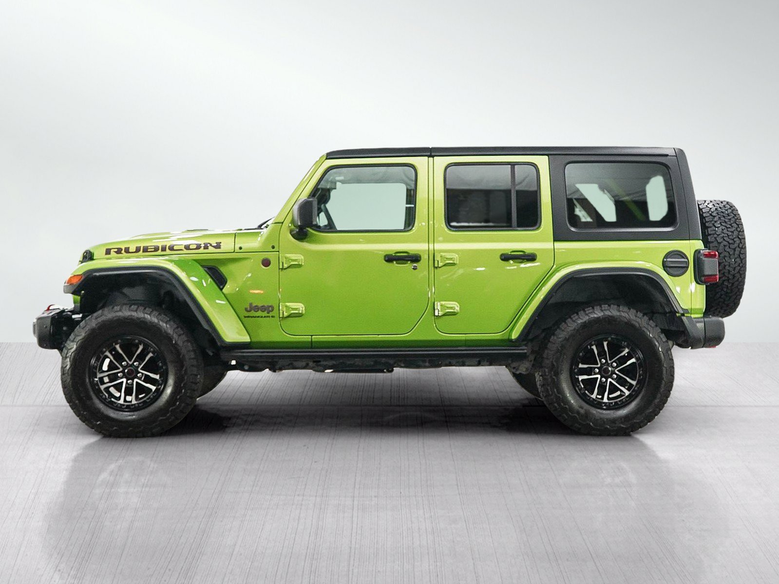 Used 2025 Jeep Wrangler Unlimited Rubicon w/ XTREMEE 35" Tire Package AWD/4WD image 2