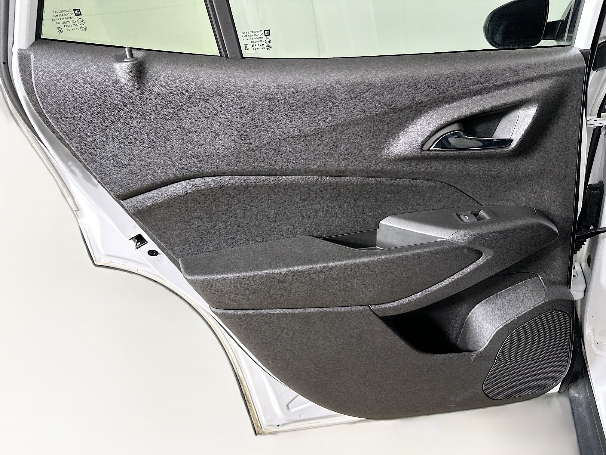 Used 2025 Chevrolet Trax LS image 25