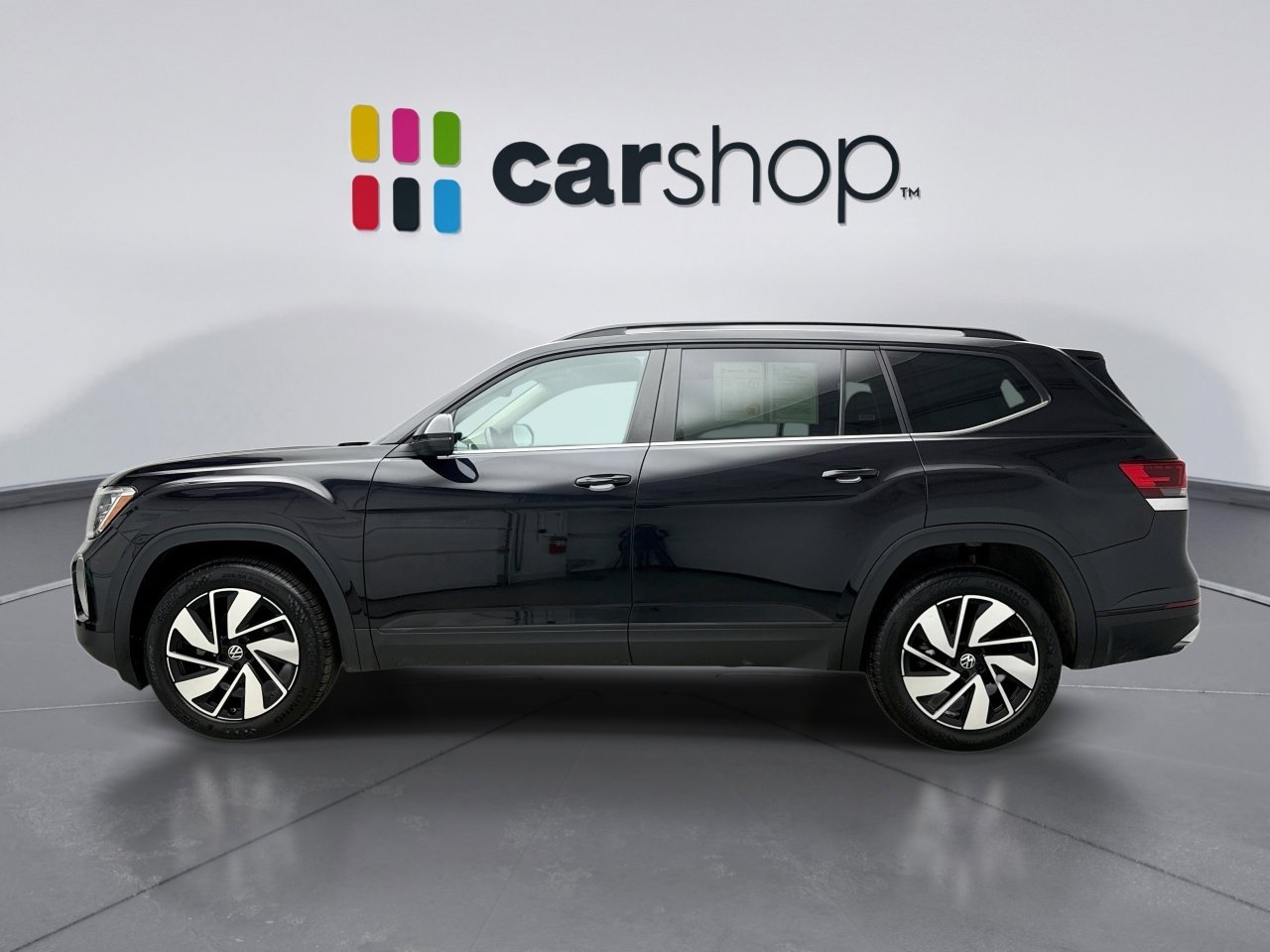 Used 2024 Volkswagen Atlas SE image 2