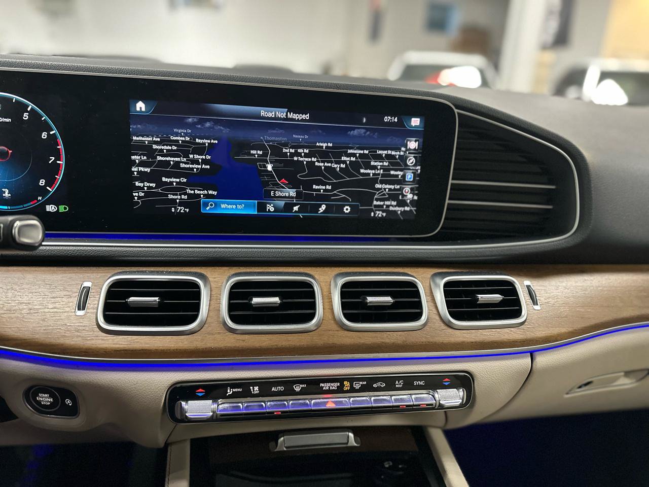 Used 2022 Mercedes-Benz GLE 350 4MATIC w/ Premium Package image 24