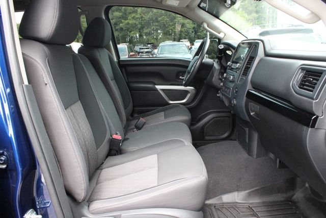 Used 2023 Nissan Titan SV AWD/4WD image 14