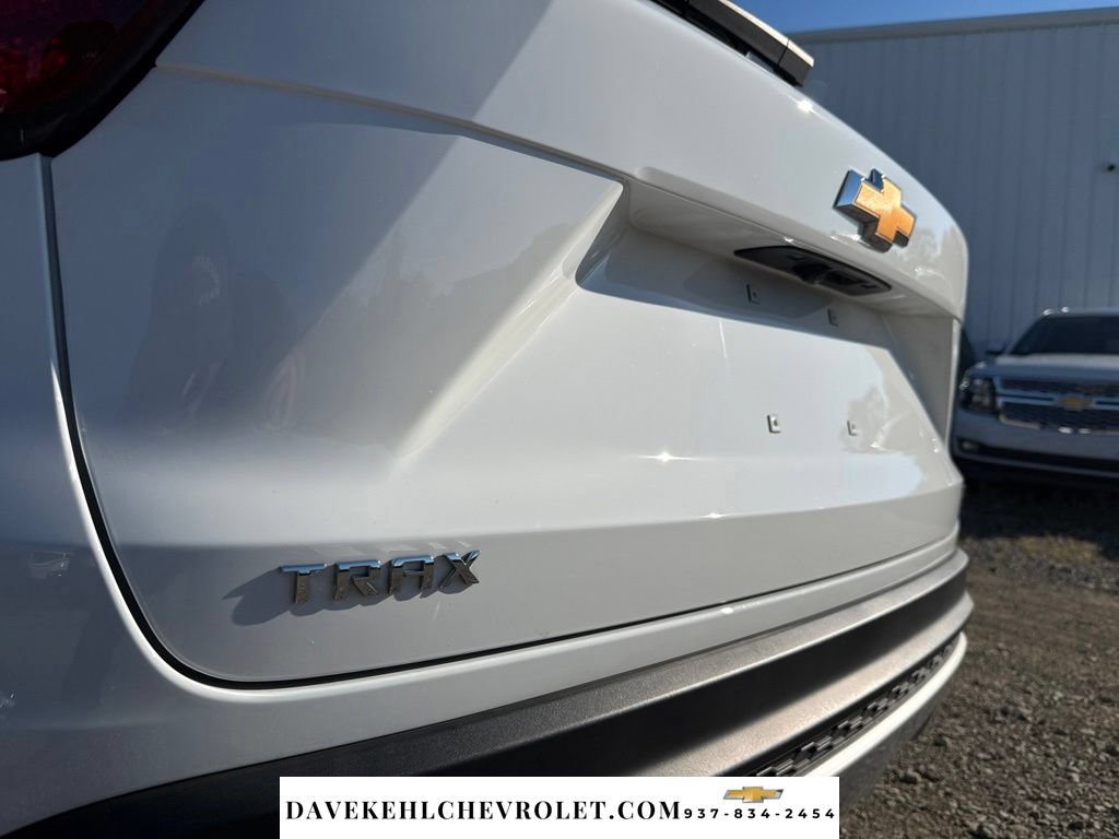 Used 2025 Chevrolet Trax LT FWD image 31