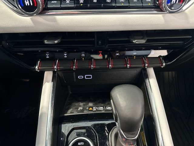 Used 2024 GMC Canyon AT4X image 28