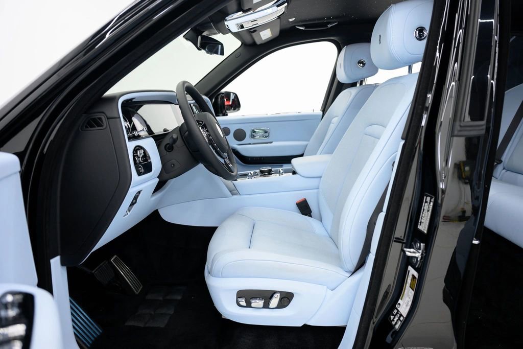 Used 2025 Rolls-Royce Cullinan image 63