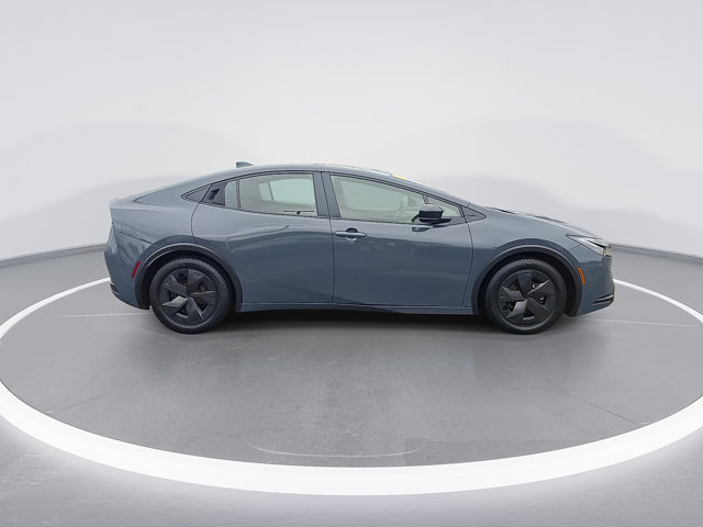 Used 2025 Toyota Prius LE FWD image 9