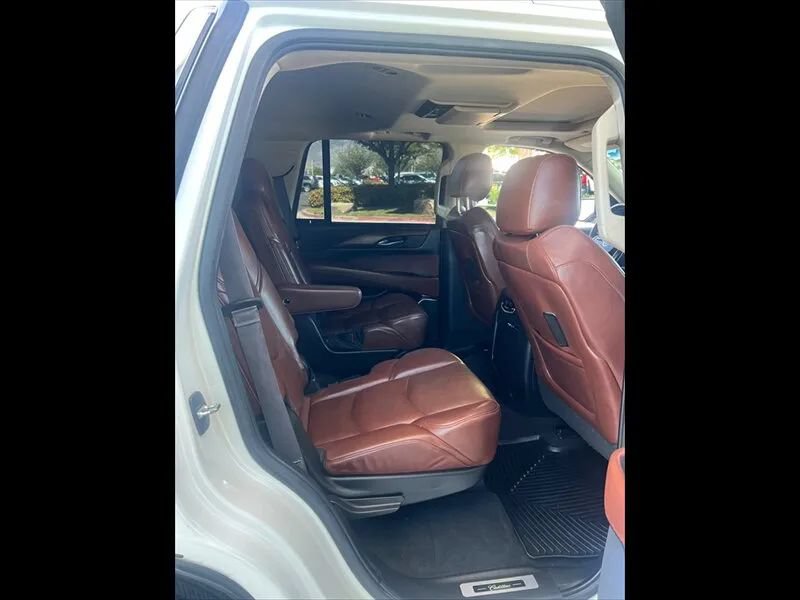 Used 2015 Cadillac Escalade Premium RWD image 24