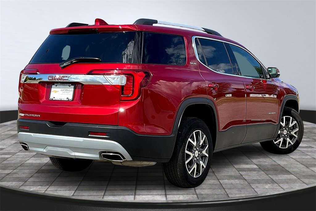 Used 2023 GMC Acadia SLE w/ Driver Convenience Package image 2
