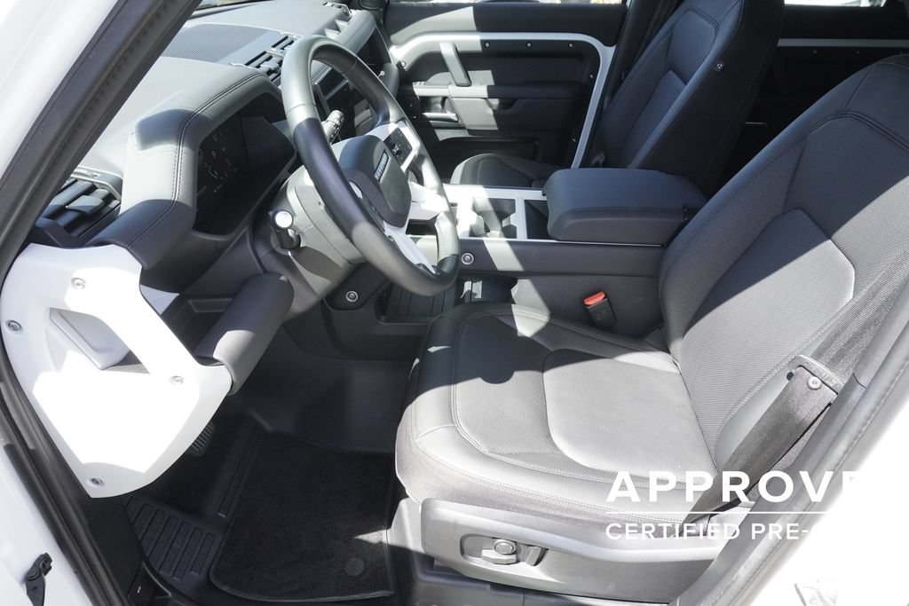 Used 2025 Land Rover Defender 110 S AWD/4WD image 19