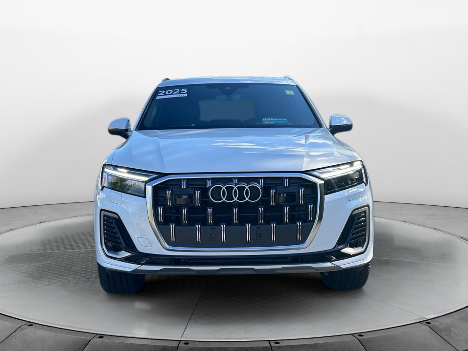 Certified 2025 Audi Q7 2.0T Premium image 2