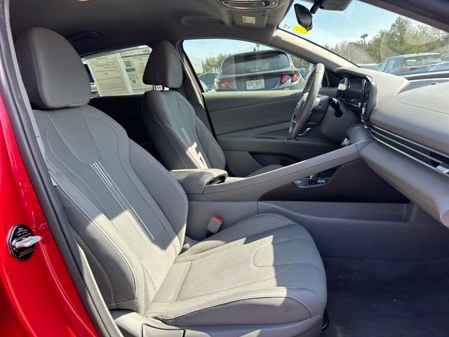 Certified 2021 Hyundai Elantra SEL w/ Convenience Package image 21