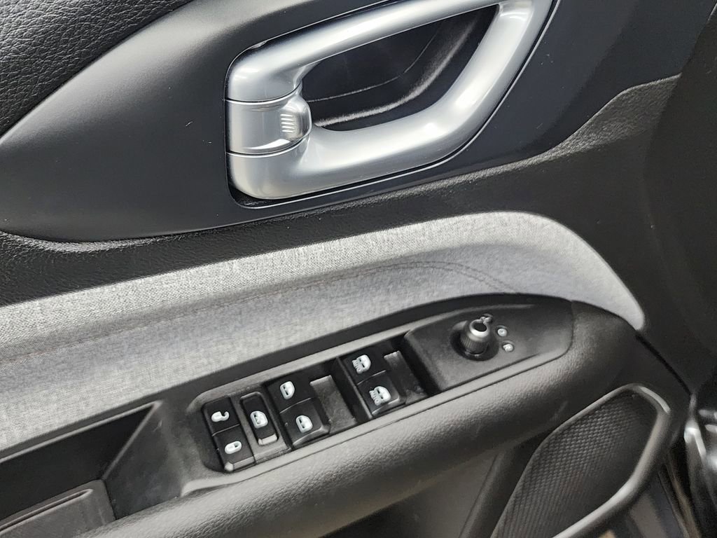 Used 2023 Jeep Compass Latitude AWD/4WD image 10