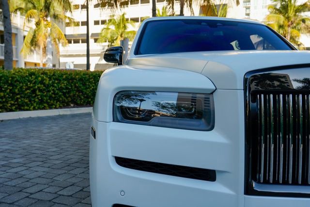 Used 2023 Rolls-Royce Cullinan Black Badge w/ Driver's Package image 38