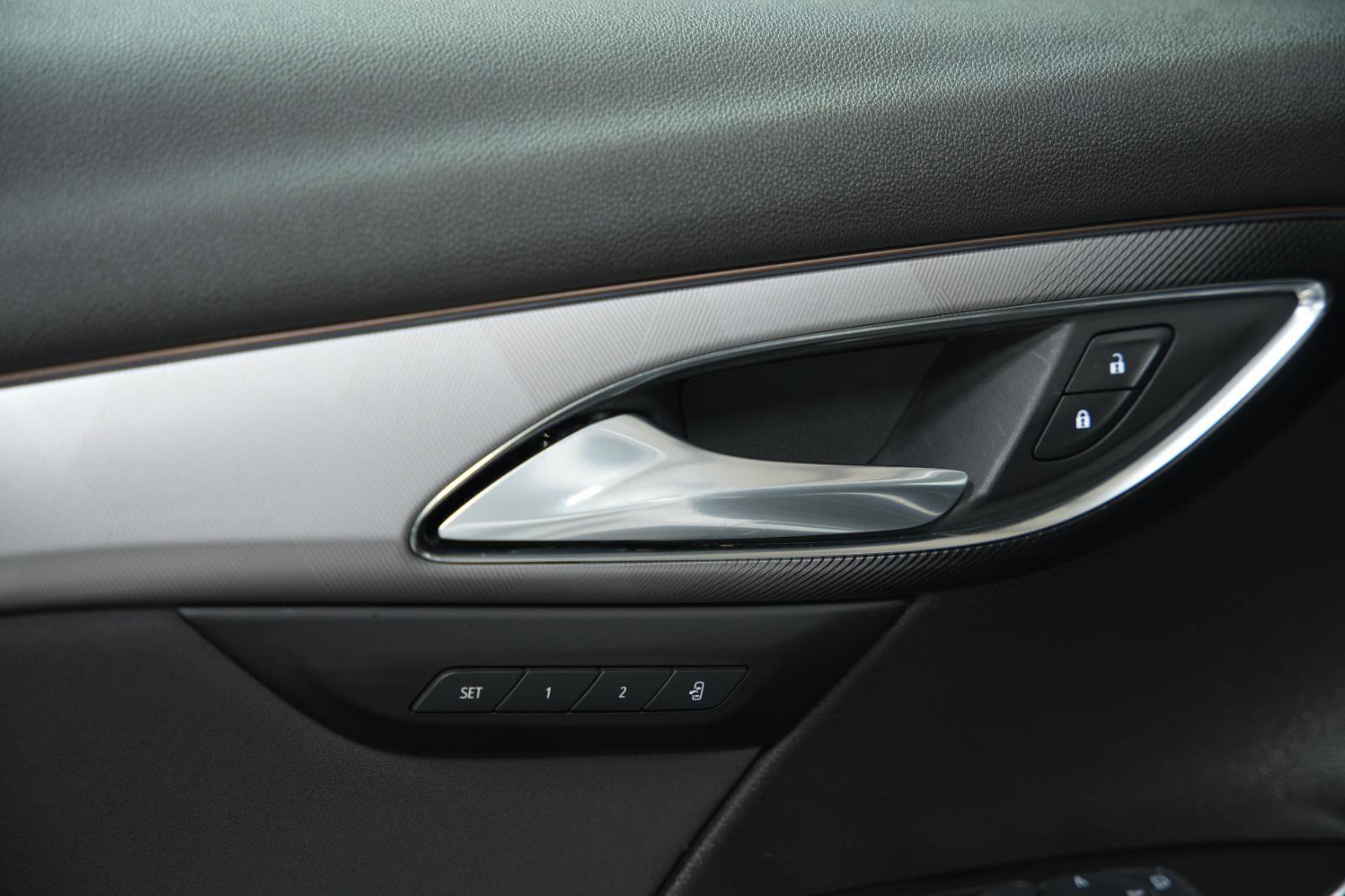 Used 2025 Buick Envision Sport Touring image 24