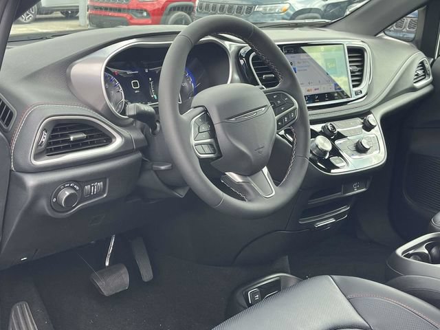 New 2027 Chrysler Pacifica Select FWD image 9