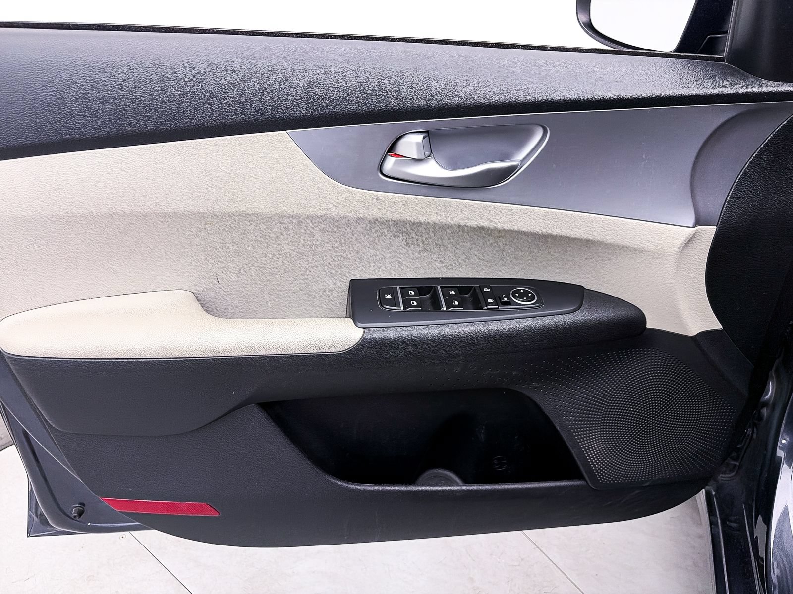 Used 2023 Kia Forte LXS w/ LXS Technology Package FWD image 16