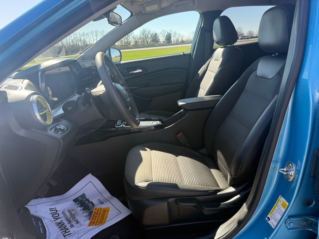 Used 2025 Chevrolet Trax LT image 25